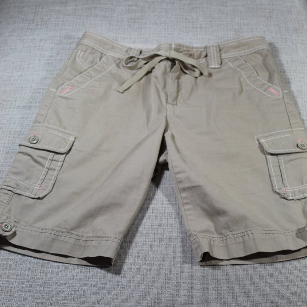 Eddie Bauer Khaki Cargo Shorts - LIKE NEW